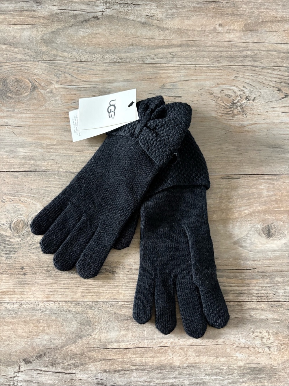 NWT UGG Bow Knit Winter Gloves In Black